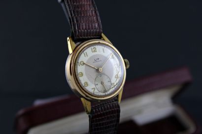 LIP Himalaya
Montre bracelet plaquée or....