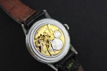 ZENITH
Montre bracelet en acier chromé. Boitier...