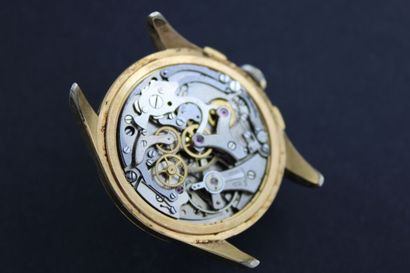 UNIC
Chronographe bracelet plaqué or. Boitier...