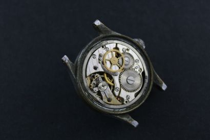 ETANCHE
Montre bracelet chromée. Boitier...