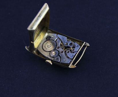 HELVETIA
Montre bracelet en or jaune 18k....