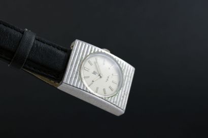 LIP ELECTRONIC
Montre bracelet de dame chromée....