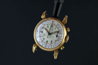HELVETIA
Chronographe en or jaune 18k. Boitier...