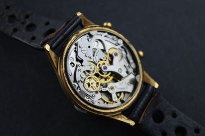 CELLY
Chronographe bracelet plaqué or. Boitier...
