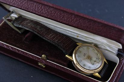 LIP Himalaya
Montre bracelet plaquée or....