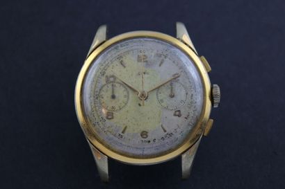 UNIC
Chronographe bracelet plaqué or. Boitier...