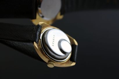 LIP ELECTRONIC
Réunion de deux montres neuves...