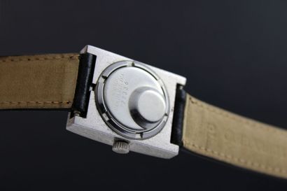LIP ELECTRONIC
Montre bracelet de dame chromée....