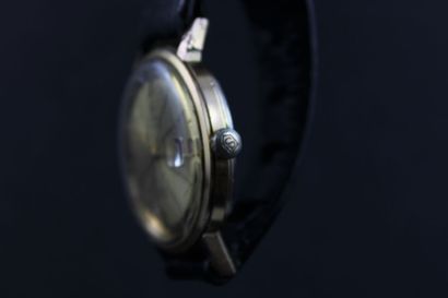 SANDOZ
Montre bracelet plaquée or. Boitier...