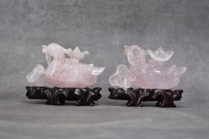 CHINE. Paire de volatile en jade sculpté,...