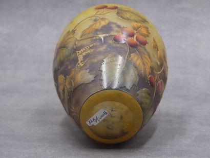 Daum, Vase
DAUM NANCY. Vase in multilayer...