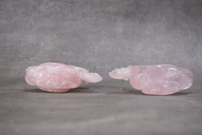 CHINE. Paire de volatile en jade sculpté,...
