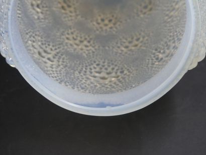 LALIQUE
René LALIQUE. Crystal vase. Signed...