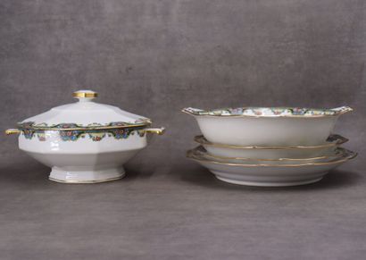 F.Legrand & Cie, Limoges. Service in porcelain...