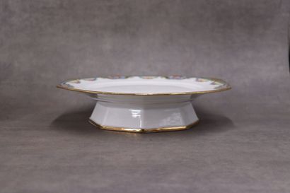 F.Legrand & Cie, Limoges. Service in porcelain...