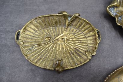 Meeting of five bronze voids