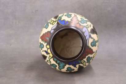 Ceramic vase with polychrome decoration of...