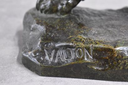 Charles VALTON (1851-1918). Wounded lioness,...