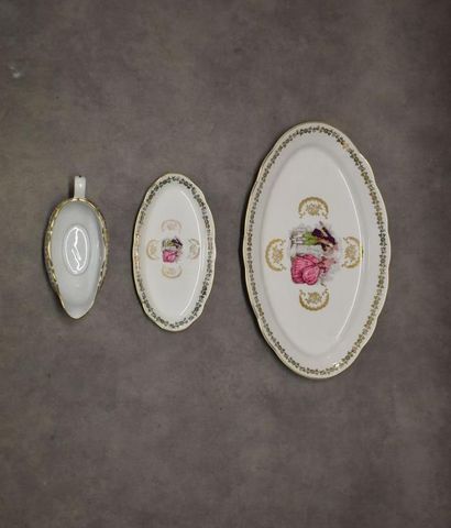 CHAUVIGNY. Porcelain service. To detail two...