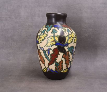 Ceramic vase with polychrome decoration of...