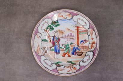 CHINE. Réunion de cinq assiettes en porcelaine...