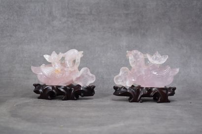CHINE. Paire de volatile en jade sculpté,...
