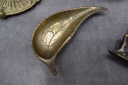 Meeting of five bronze voids