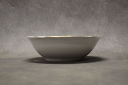 CHAUVIGNY. Porcelain service. To detail two...