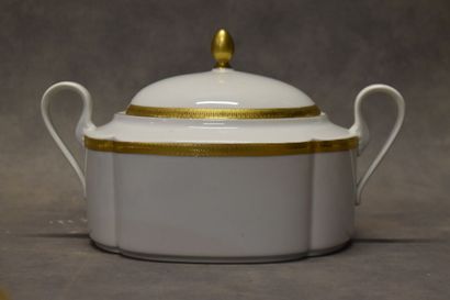 SCHERZER Bavaria. Porcelain service with...