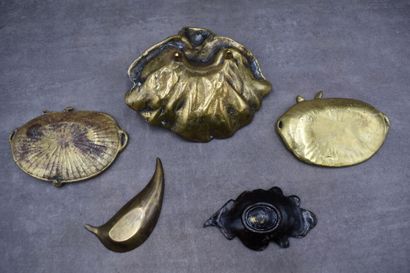 Meeting of five bronze voids