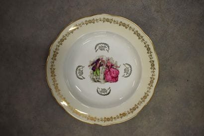 CHAUVIGNY. Porcelain service. To detail two...