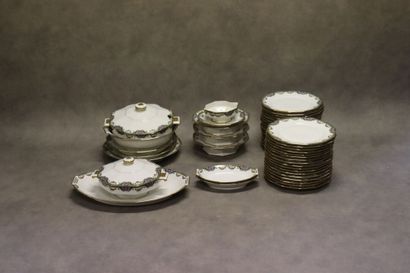 F.Legrand & Cie, Limoges. Service in porcelain...