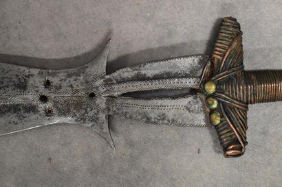 AFRIQUE. Réunion de trois armes comprenant...