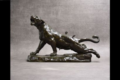 Charles VALTON (1851-1918). Wounded lioness,...