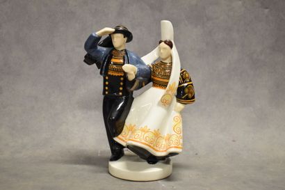HENRIOT - QUIMPER. Couple of Breton dancers,...