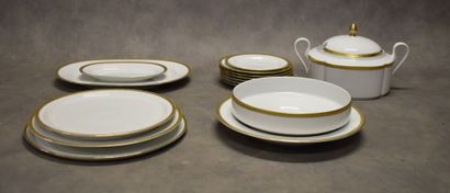 SCHERZER Bavaria. Porcelain service with...