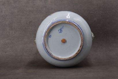 Cover-pot and a saucer out of earthenware...