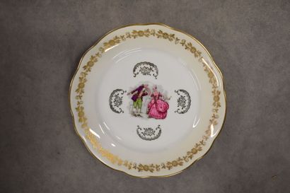 CHAUVIGNY. Porcelain service. To detail two...