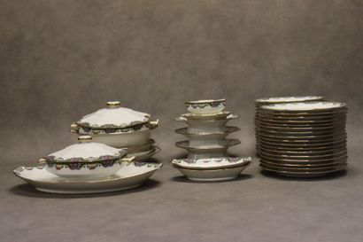 F.Legrand & Cie, Limoges. Service in porcelain...