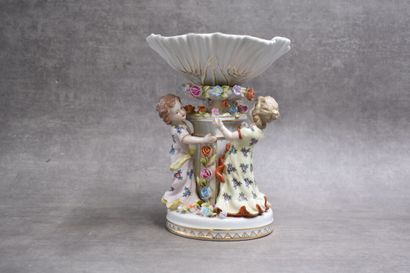 MEISSEN (in the taste of). Centerpiece in...