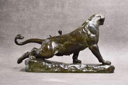 Charles VALTON (1851-1918). Wounded lioness,...