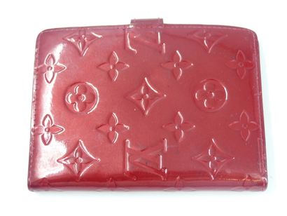 LOUIS VUITTON. Meeting of a diary holder...