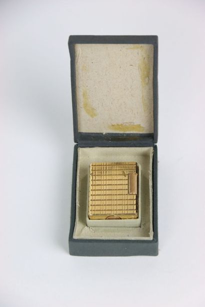 S.T. DUPONT BRIQUET of Lady in gilded metal...