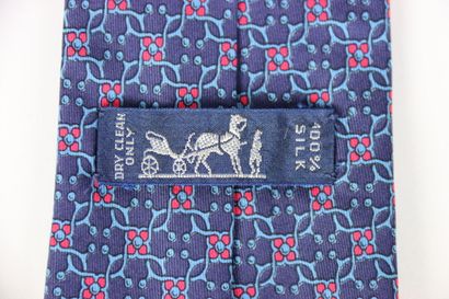 HERMES. Lot of 3 ties without their box,...