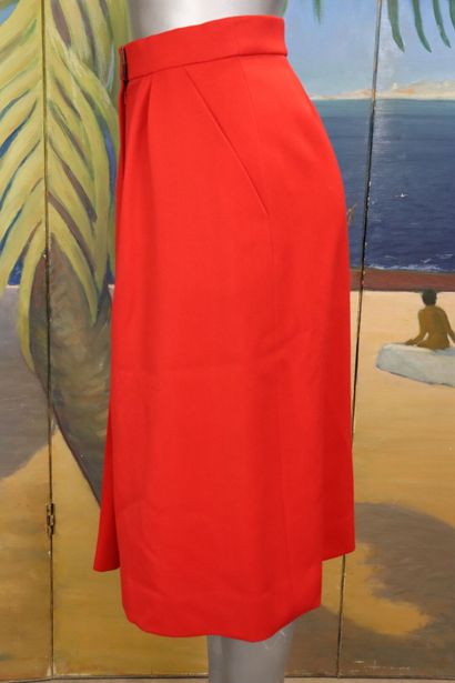 HERMES Paris. Red wool skirt, front closure...