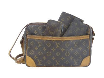LOUIS VUITTON. Shoulder bag in monogram canvas...