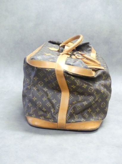 LOUIS VUITTON. Cruiser 45 bag in monogram...