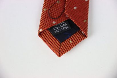 Lot of 2 silk ties, one of them from HERMES...