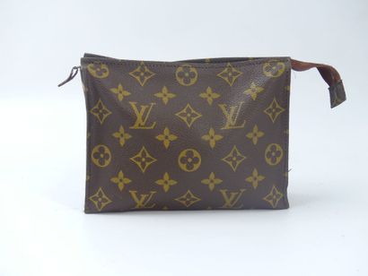 LOUIS VUITTON. Meeting of three accessories...