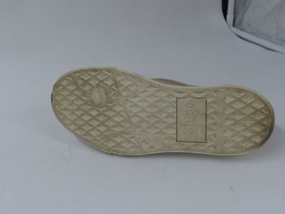 CHLOE. Pair of shoes in pink beige leather...